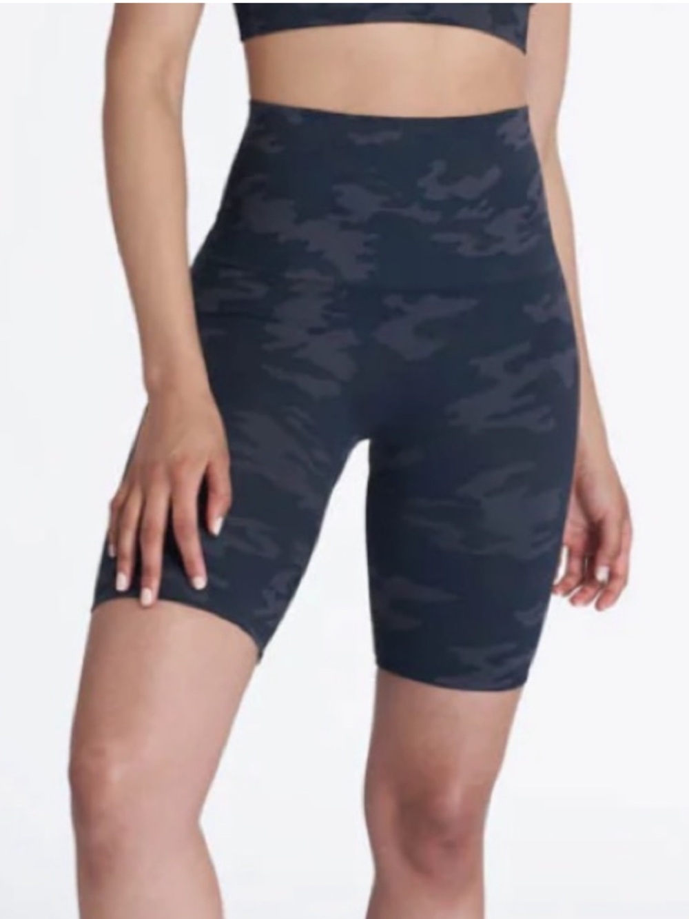 Spanx Faux Leather Camo Bike Shorts Womens Sz L